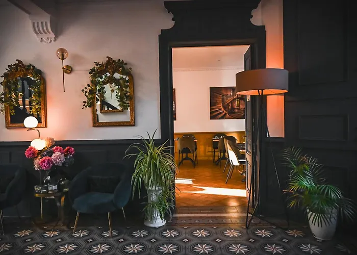 Hotel Des Dauphins