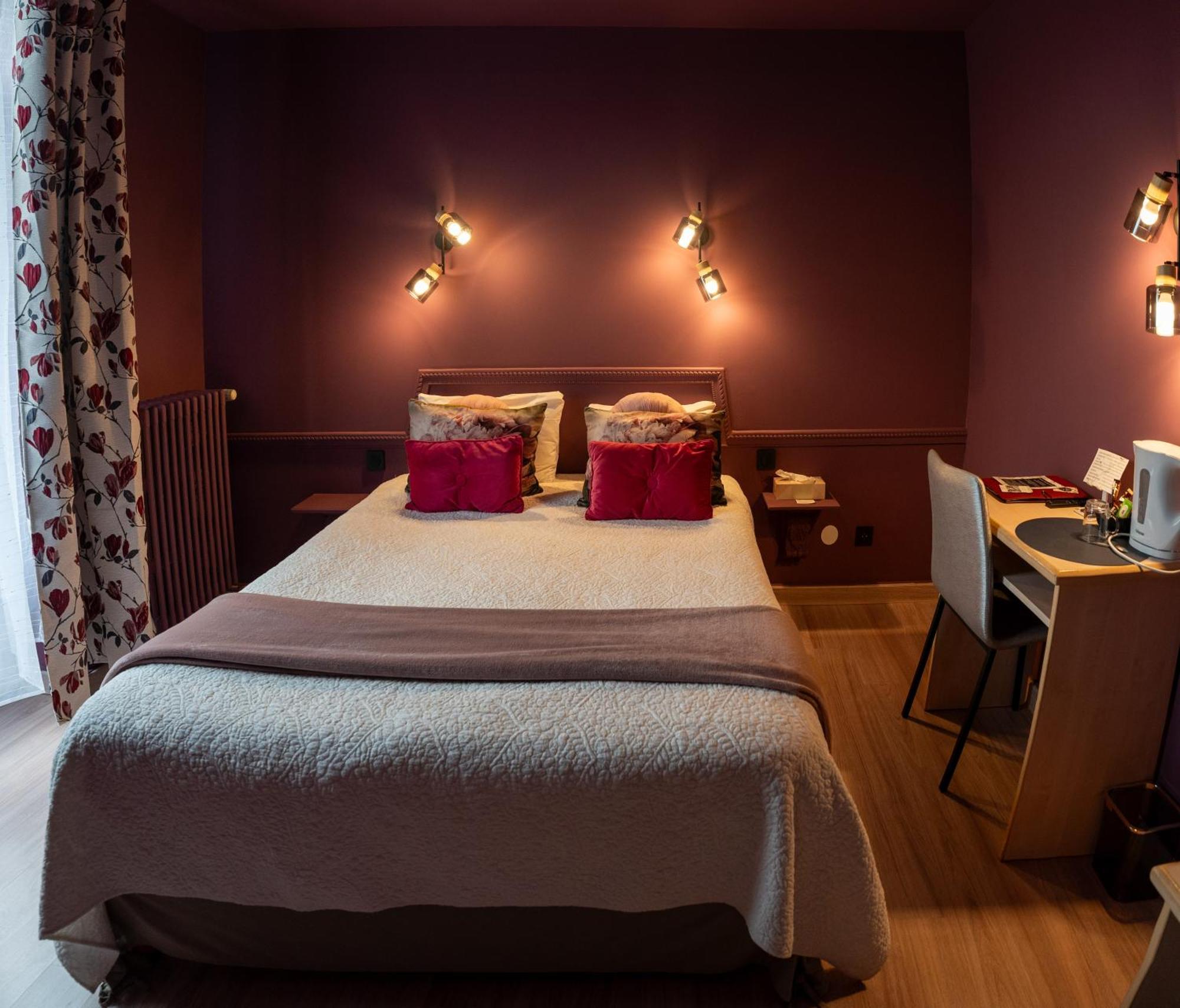 Hotel Des Dauphins Bourgoin-Jallieu