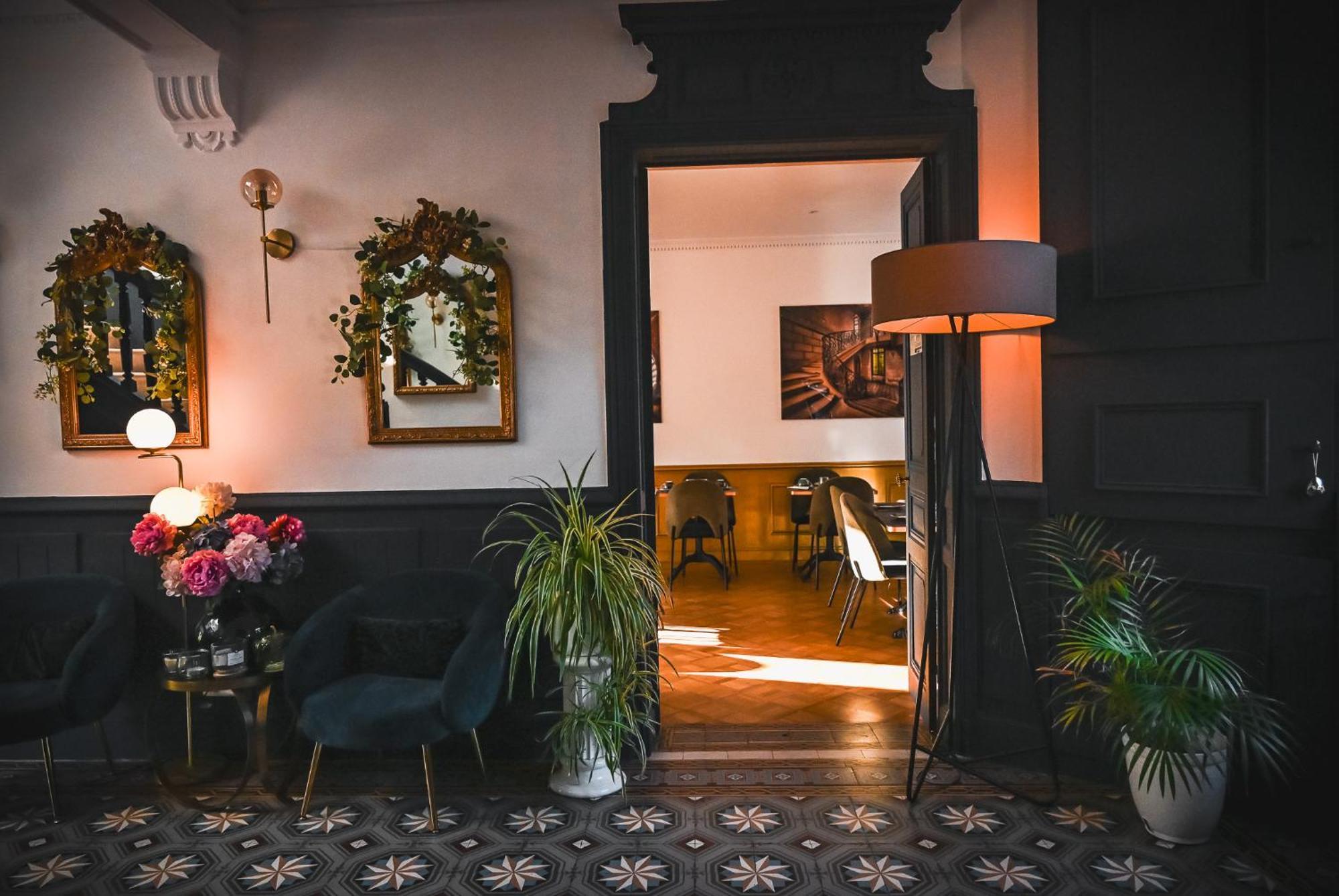 Des Dauphins Hotel Bourgoin-Jallieu